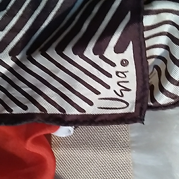 SCARVES - Picture 3 of 11